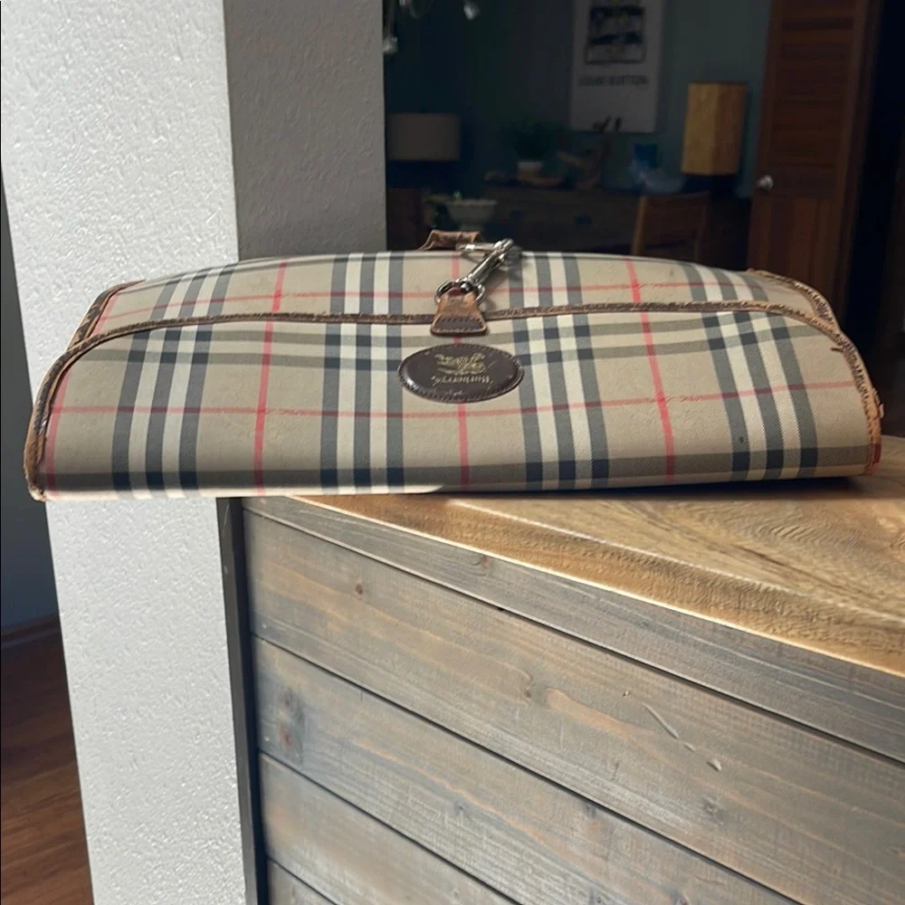 Authentic Burberry Vintage Nova Document Unisex Case